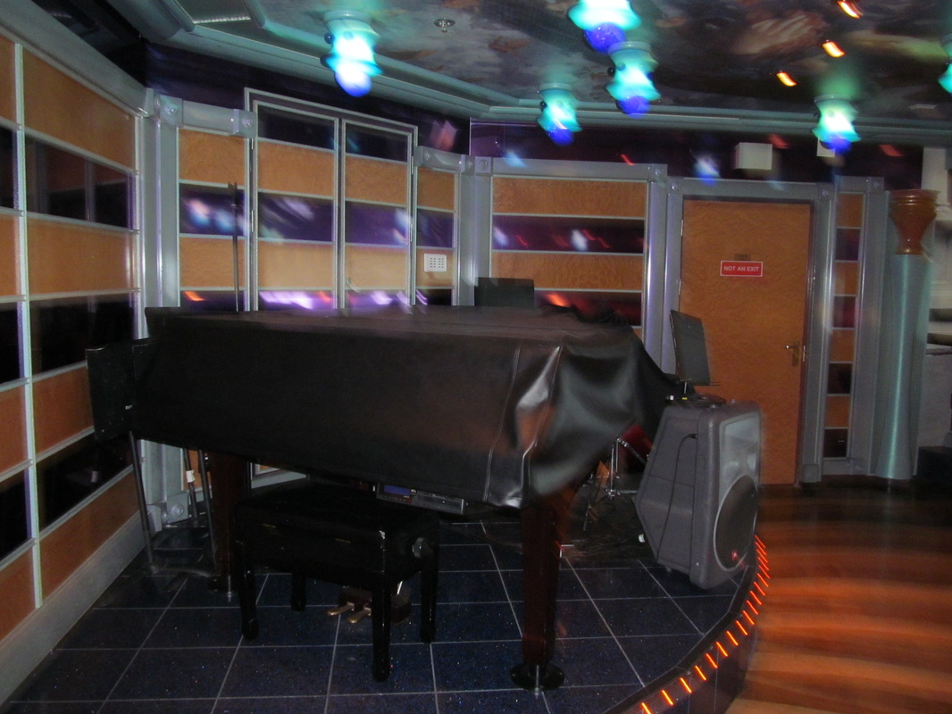 Jeeves Lounge Piano