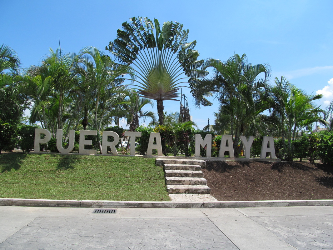 Puerta Maya Sign