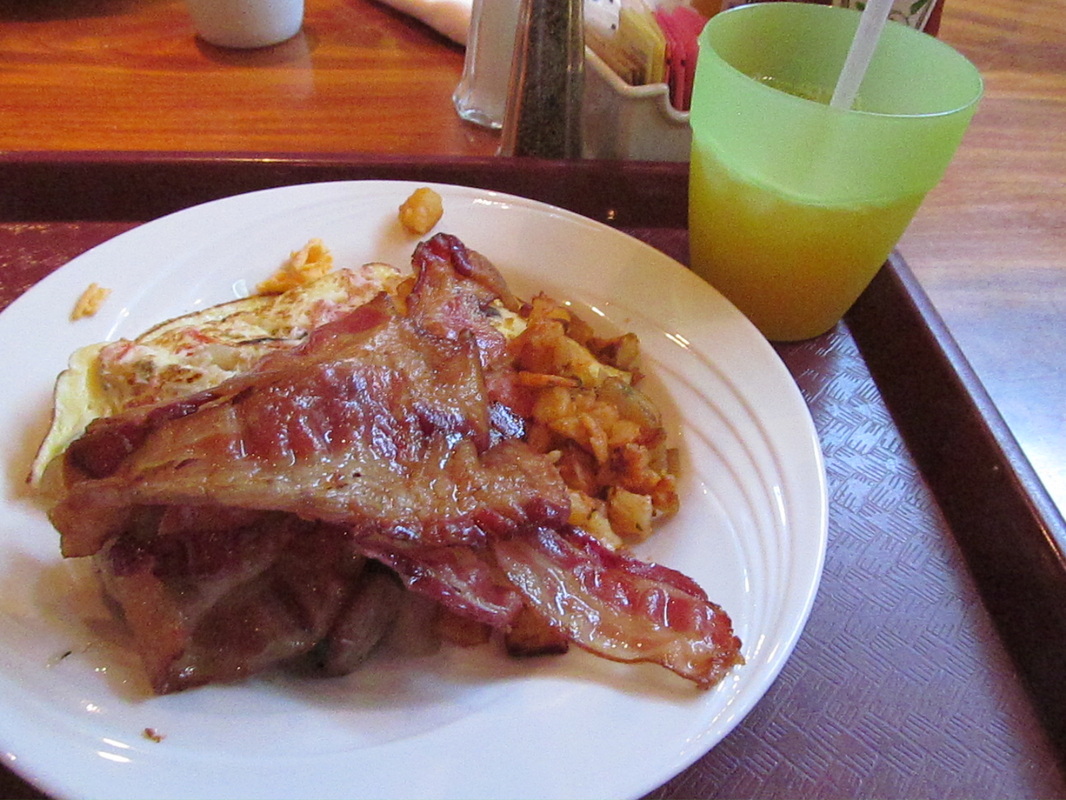Omelet, Bacon, and Guava Juice
