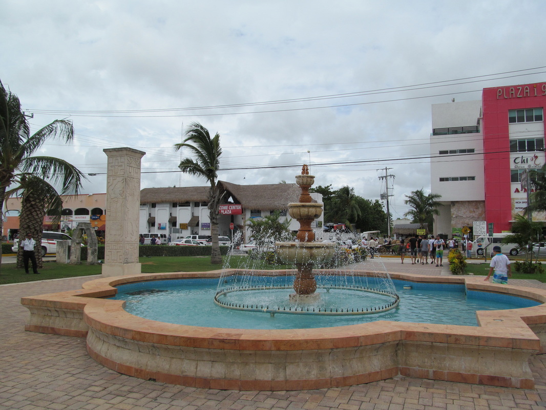 Fountain at Puerta Maya Pier