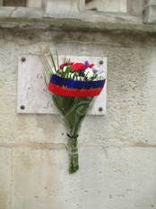 Flowers in remembrance of Armistice Day all over city