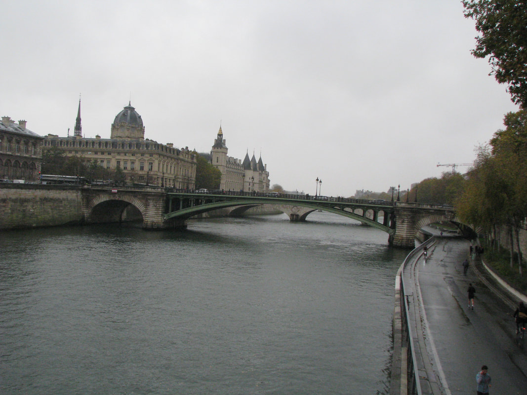 One of many bridges that cross Seine River