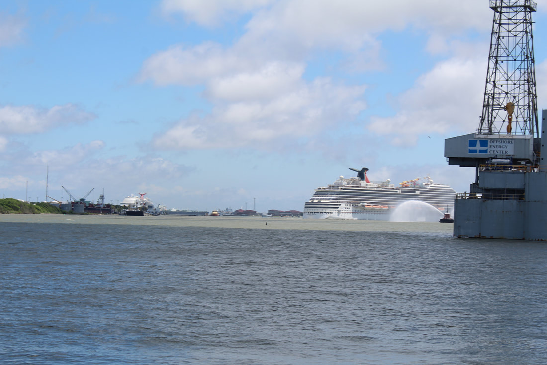 Carnival Breeze Arriving In Galveston Turning Around