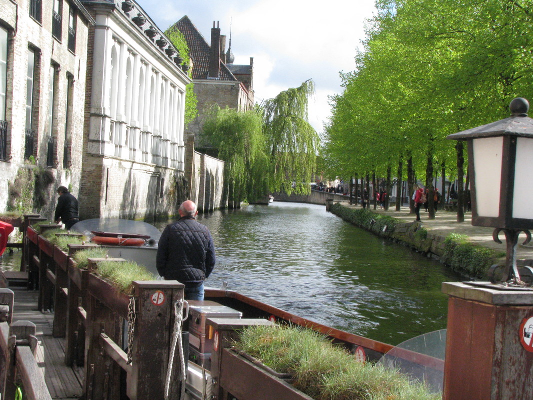Several places along the canal to get a boat ride.