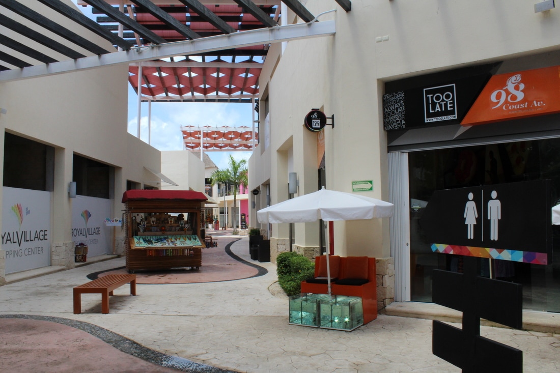 Shopping Mall Area in Cozumel