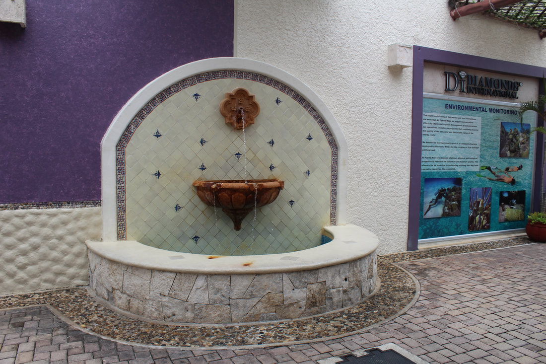 Puerta Maya Fountain