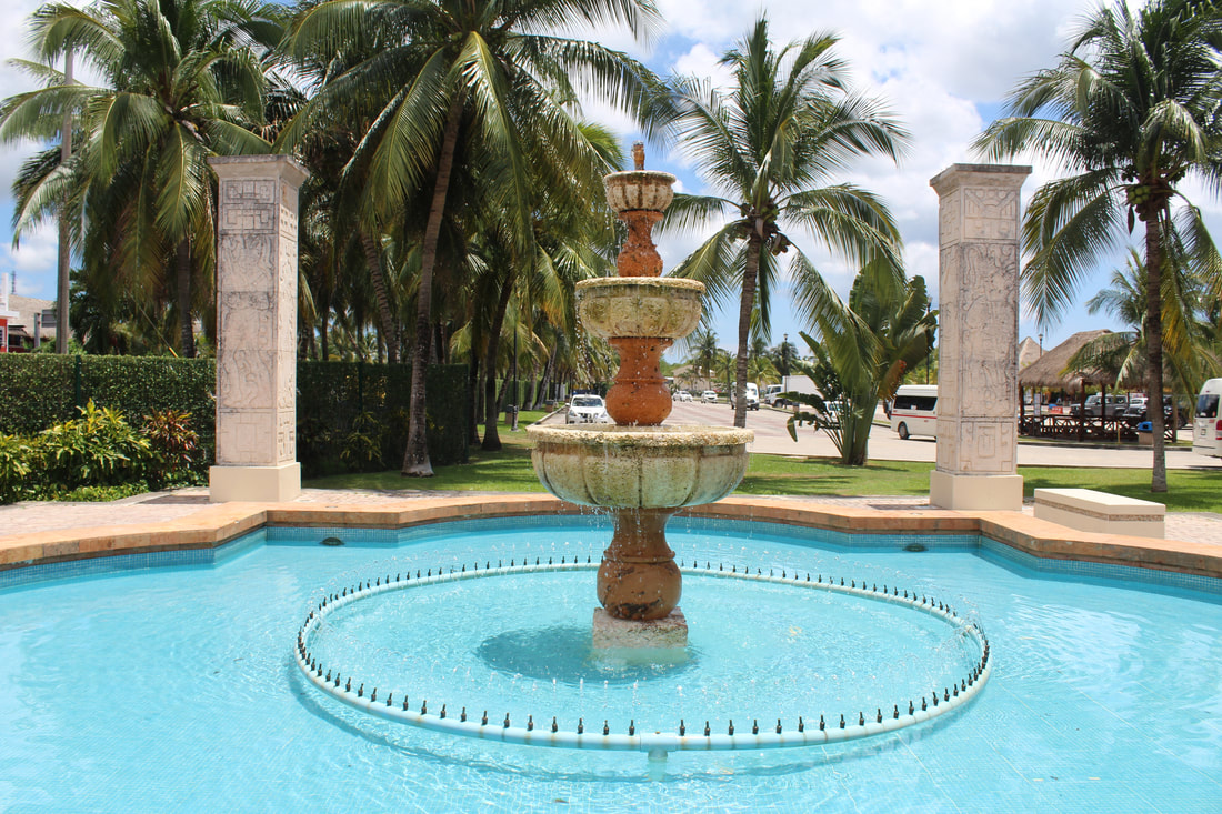 Puerta Maya Fountain