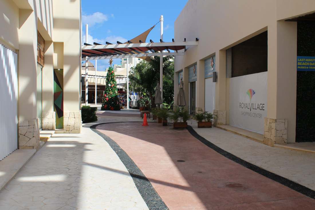 Royal Village Shopping Center Cozumel
