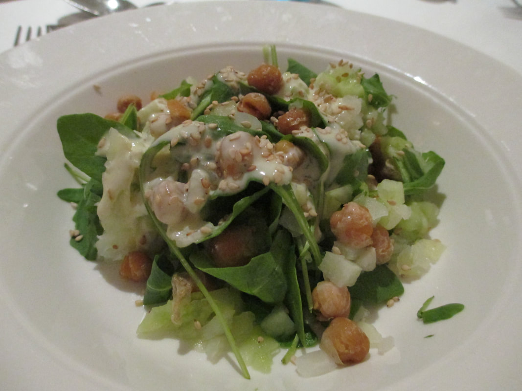 Arugula salad with chickpeas