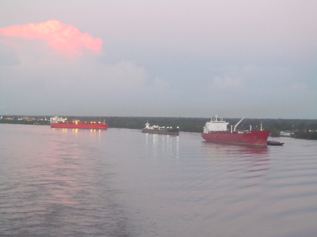Ships On The Mississippi River